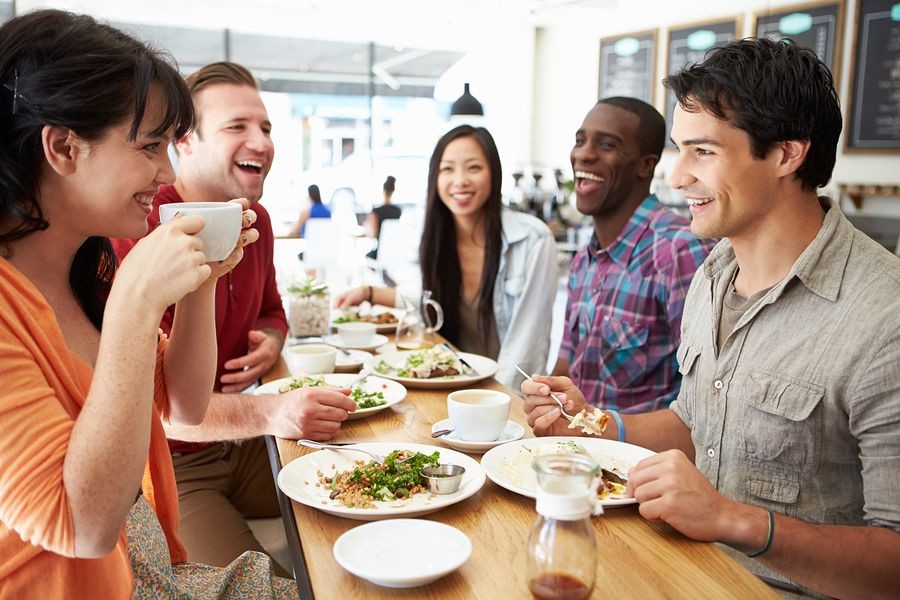 مدیران پروژه های حرفه ای خطوط ارتباطی واضحی ایجاد می کنند