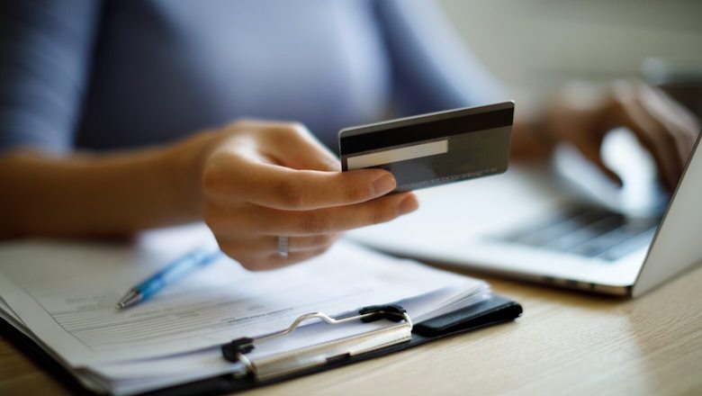 مدیریت پروژه ارتباطات شفاف، تفویض وظایف و پاسخگویی را در میان تیم‌ها و ذینفعان مختلف تقویت می‌کند